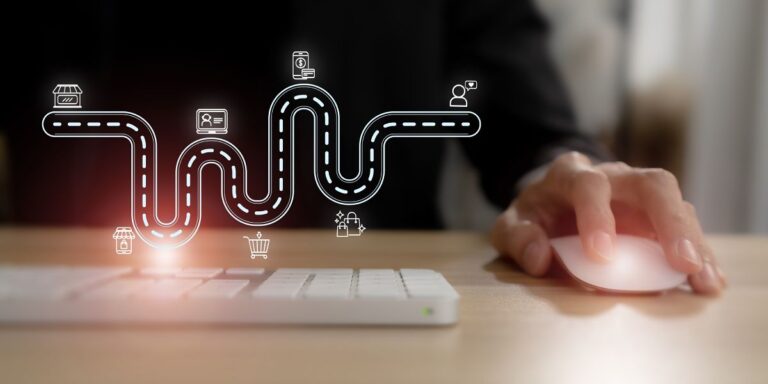 Representación visual del recorrido omnicanal del cliente, desde el canal digital hasta la tienda física, con íconos conectados sobre un teclado.
