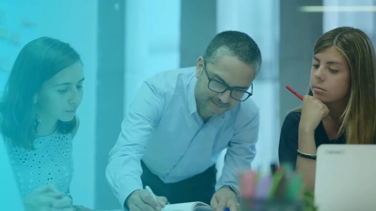 Estrategia de posicionamiento de marca en equipo para destacar en el mercado actual