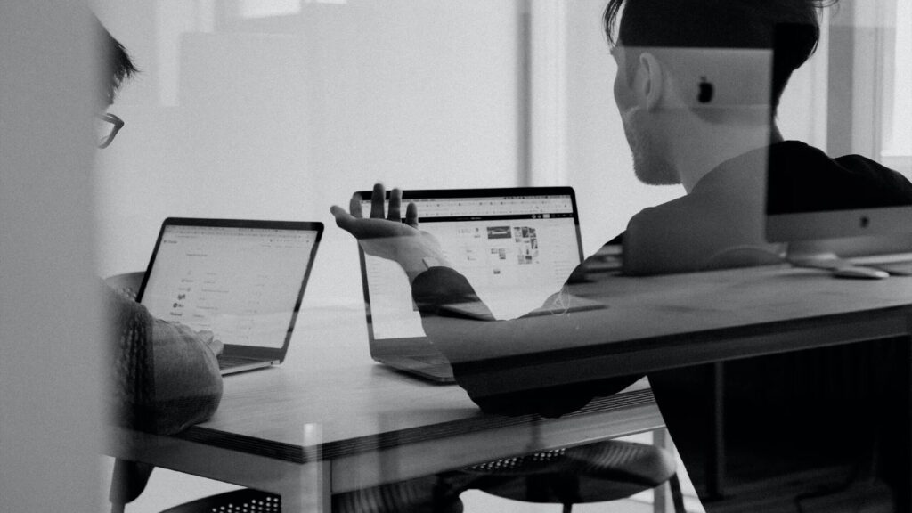 Estrategia de Marca: El Secreto para Diferenciar tu Marca y Conectar con tus Clientes